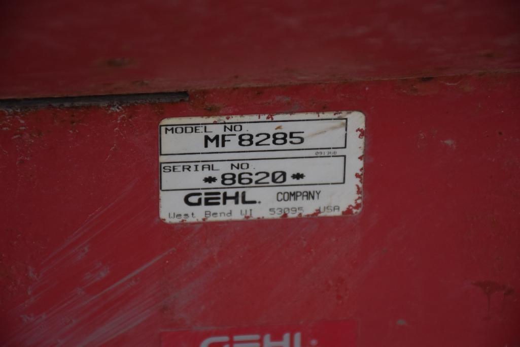 Gehl 8285 feed wagon