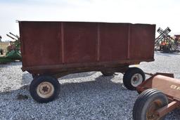 Barge wagon on running gear w/ hoist