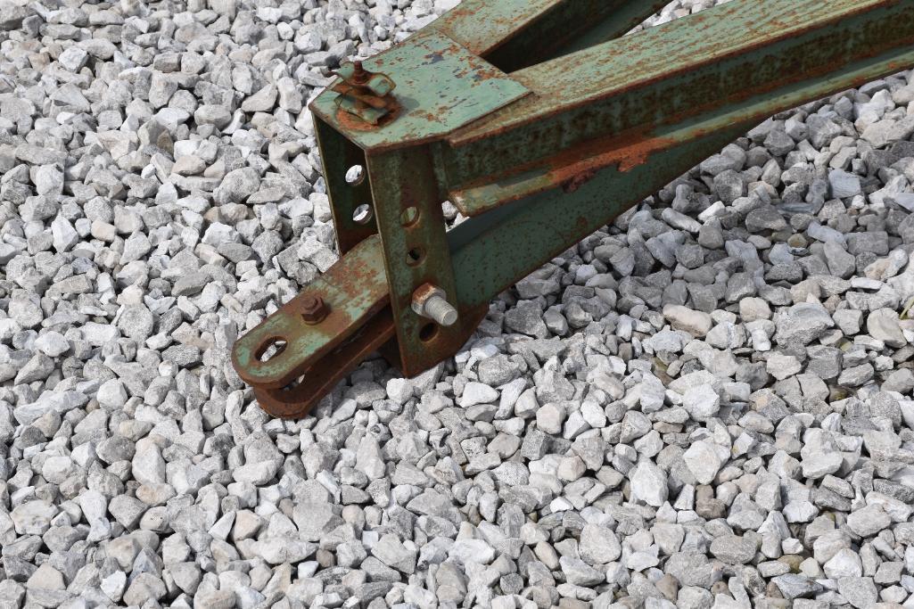 John Deere 1600 10-shank chisel