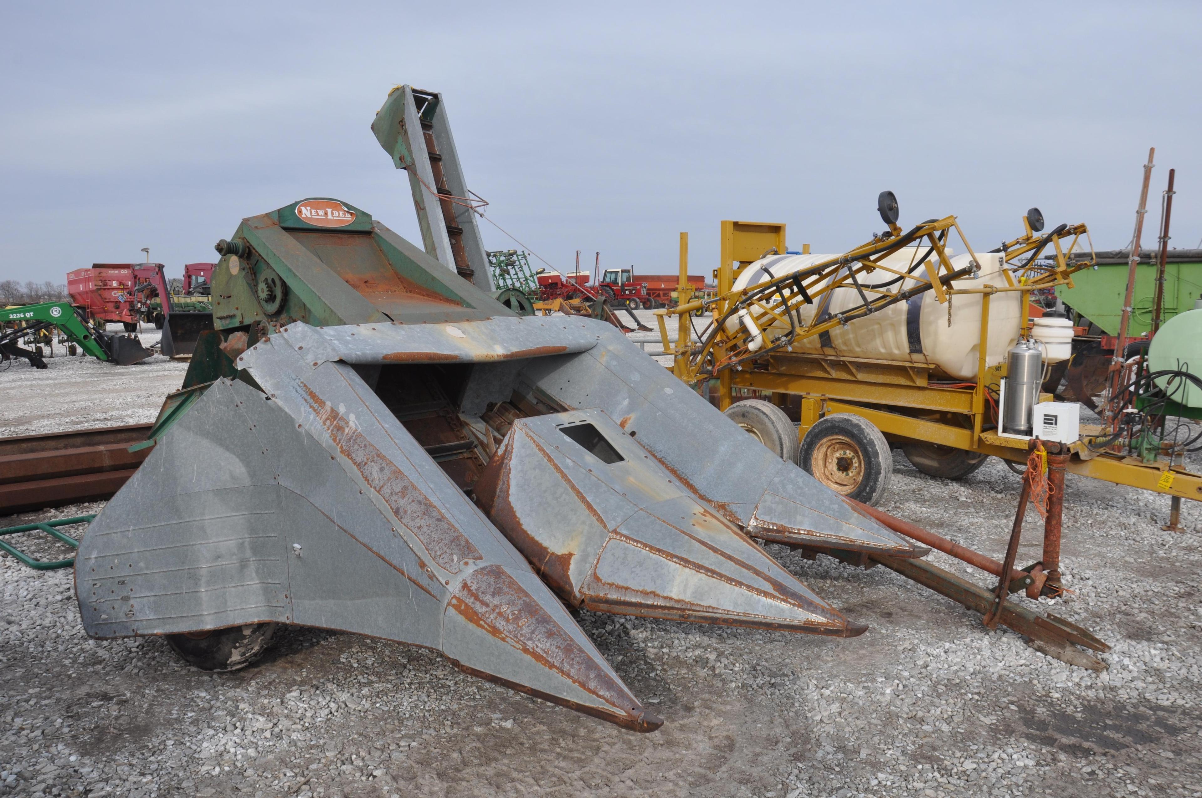 New Idea 324 2-row corn picker