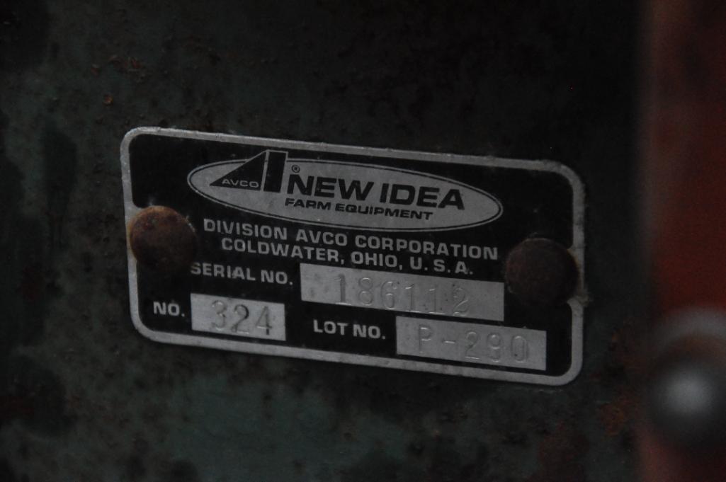 New Idea 324 2-row corn picker