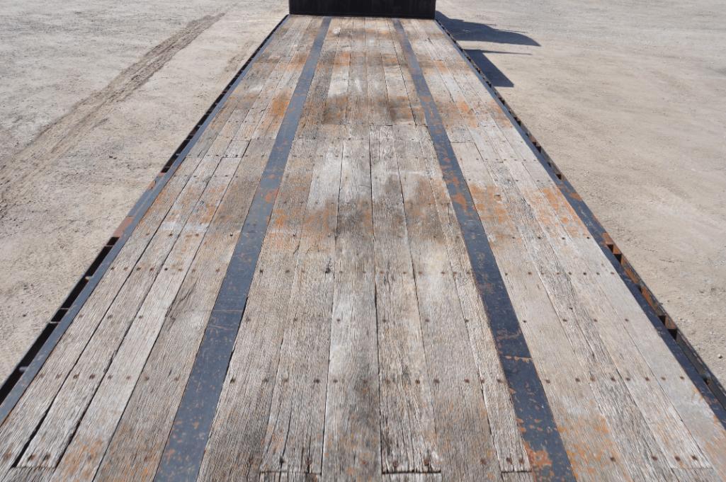 2006 Jet 53' step deck trailer