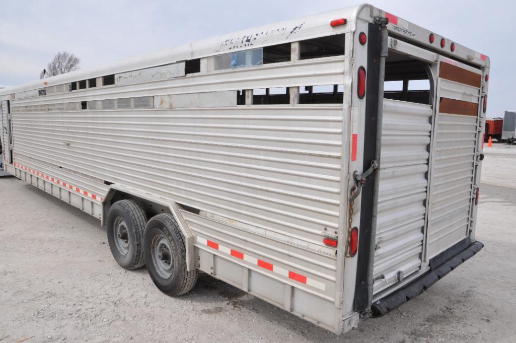 1998 Featherlite 32' aluminum livestock trailer