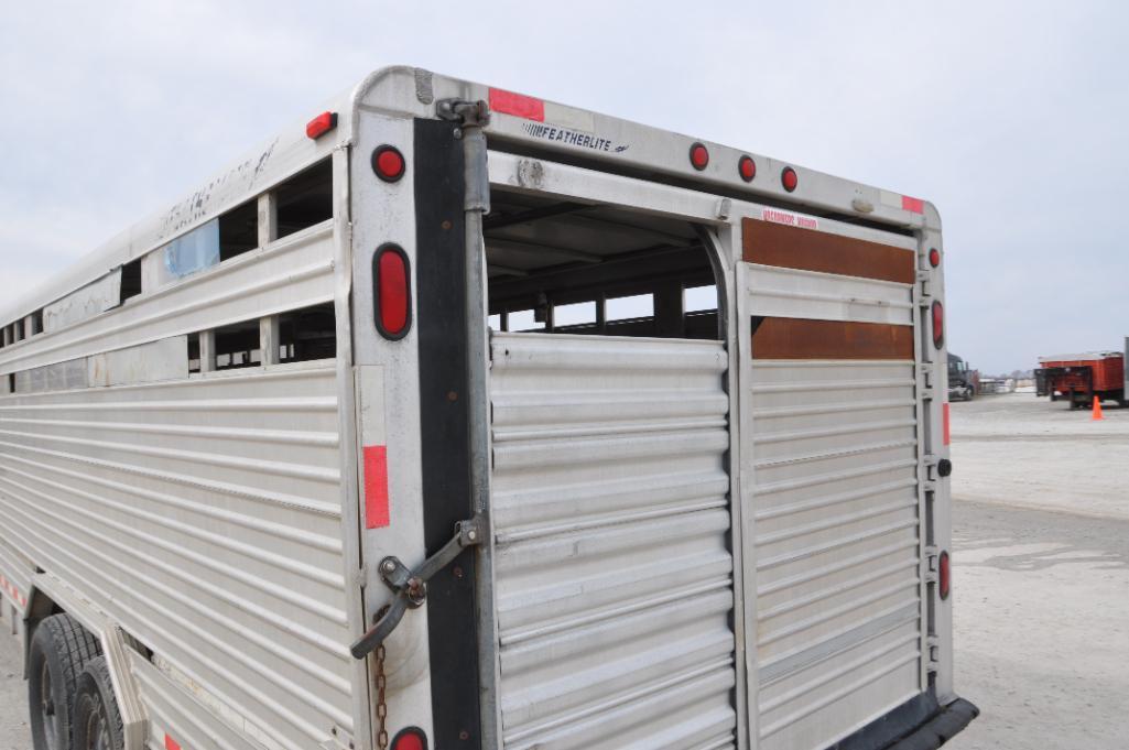 1998 Featherlite 32' aluminum livestock trailer