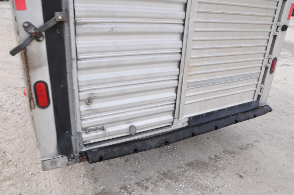 1998 Featherlite 32' aluminum livestock trailer