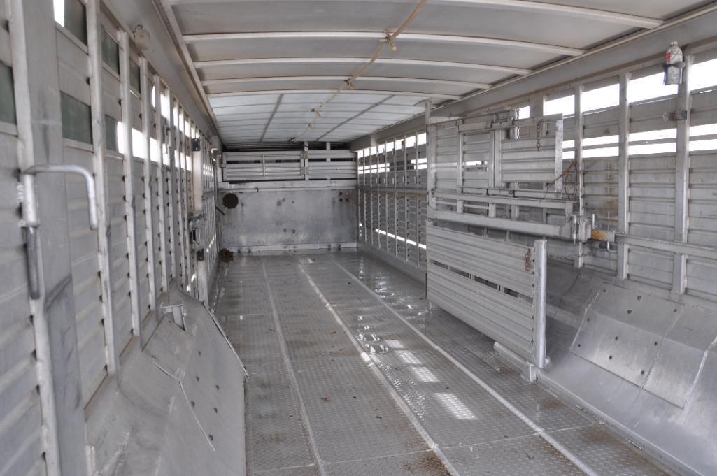 1998 Featherlite 32' aluminum livestock trailer