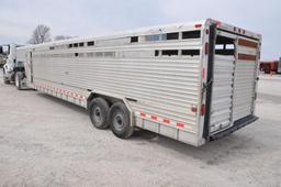 1998 Featherlite 32' aluminum livestock trailer