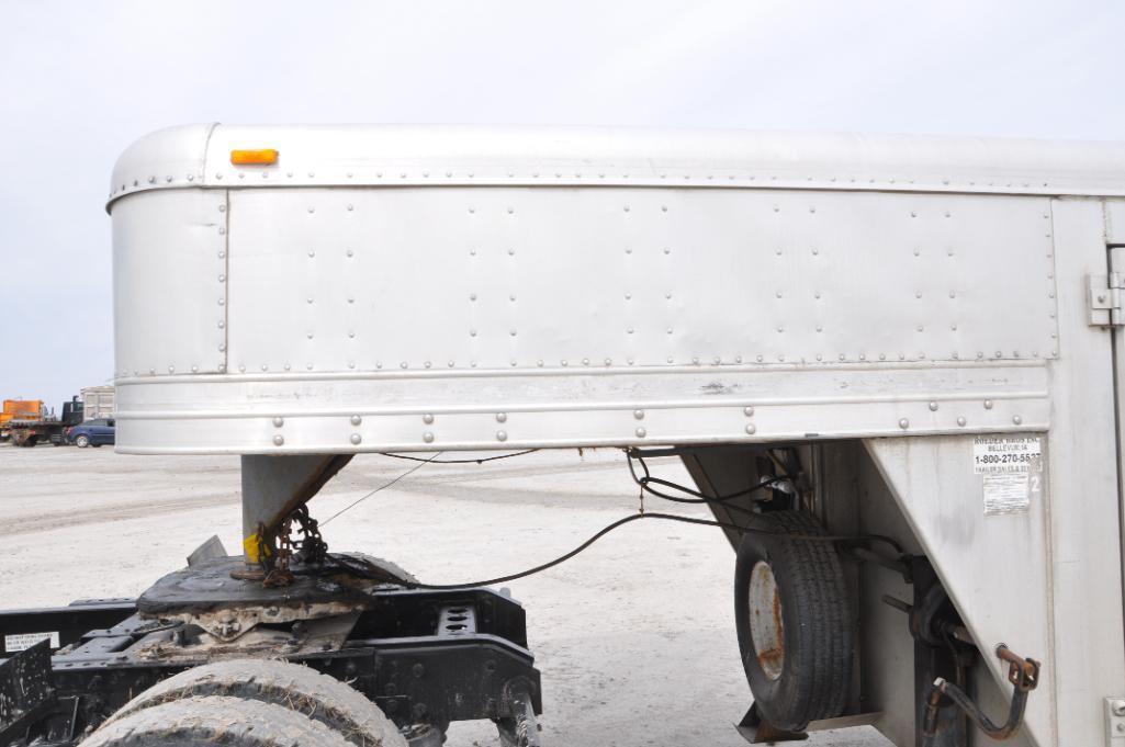 1998 Featherlite 32' aluminum livestock trailer