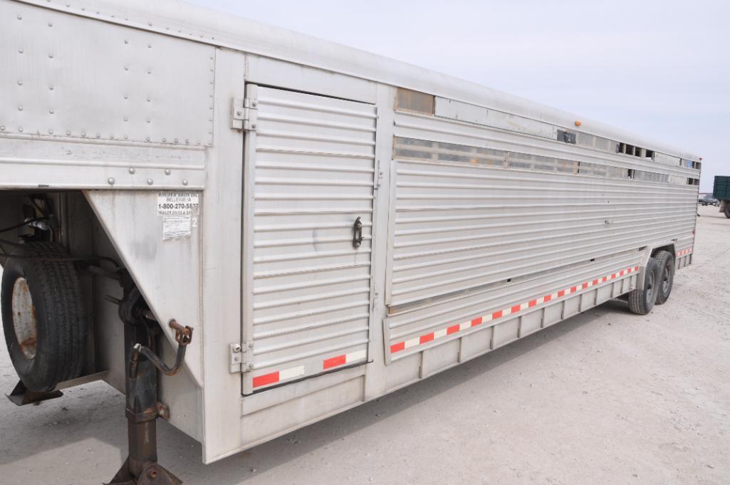 1998 Featherlite 32' aluminum livestock trailer