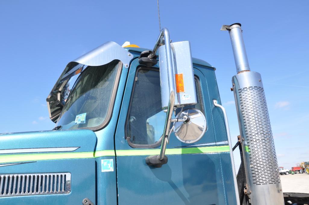 2007 Mack CHN613 day cab semi