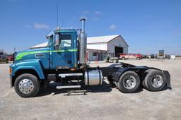 2007 Mack CHN613 day cab semi