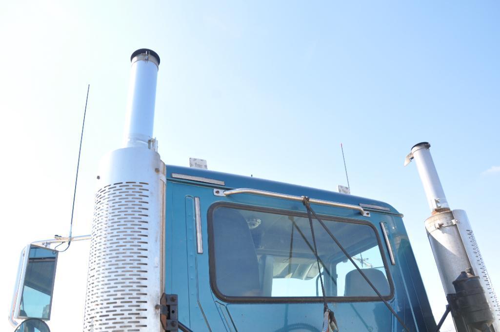2007 Mack CHN613 day cab semi