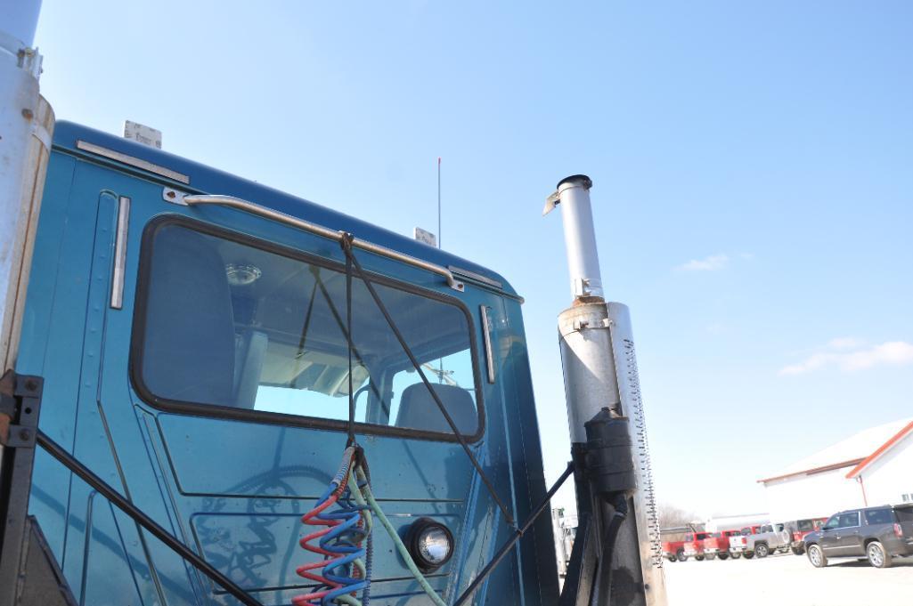 2007 Mack CHN613 day cab semi