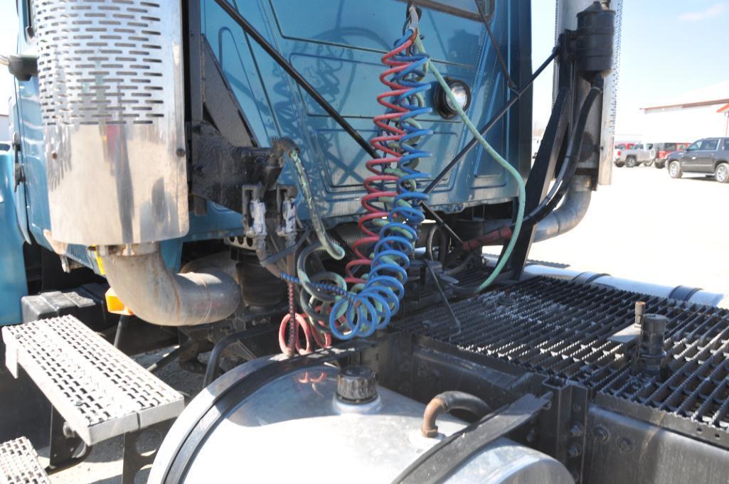 2007 Mack CHN613 day cab semi