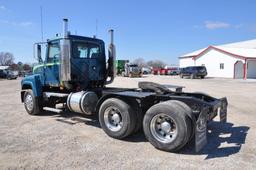 2007 Mack CHN613 day cab semi