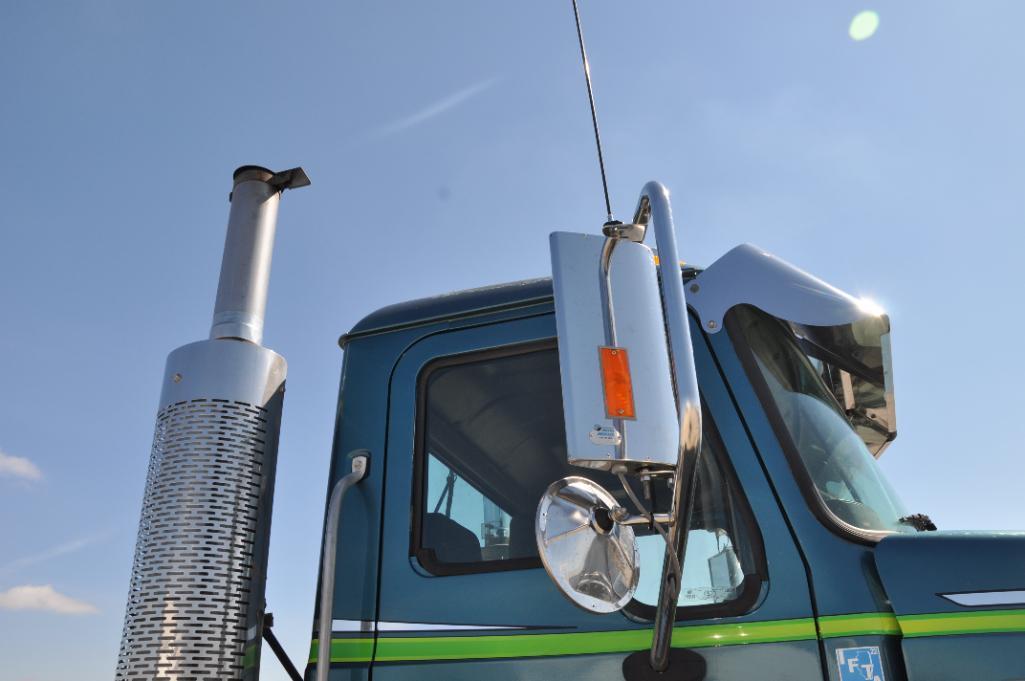 2007 Mack CHN613 day cab semi