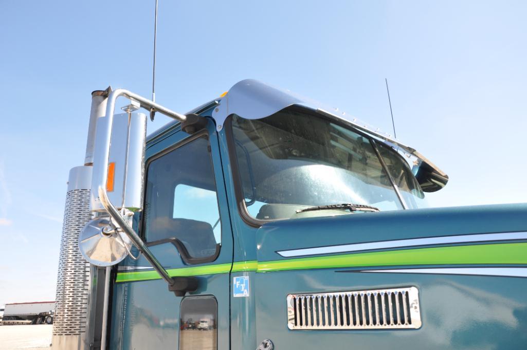 2007 Mack CHN613 day cab semi