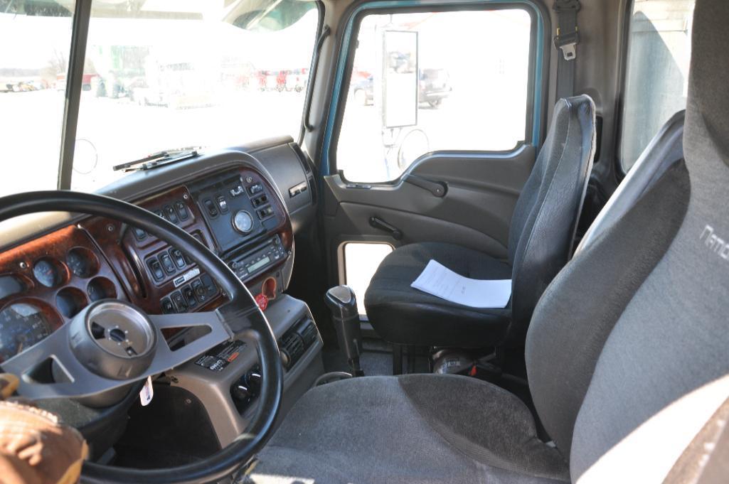 2007 Mack CHN613 day cab semi