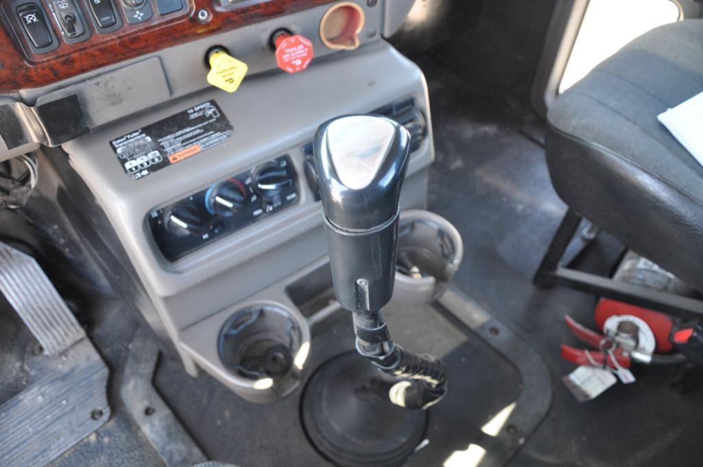 2007 Mack CHN613 day cab semi