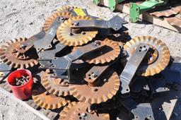 (23) Yetter no-till coulters & brackets
