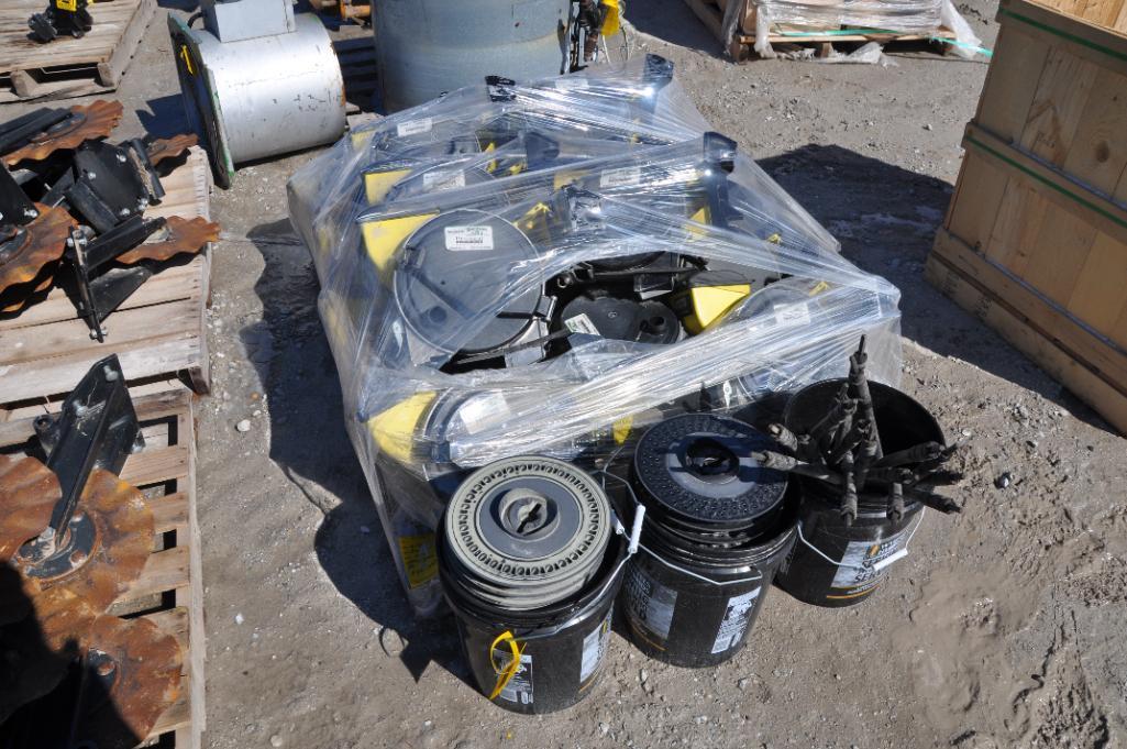 (16) Precsion eSet meters w/ plates and clutches off 1770NT planter