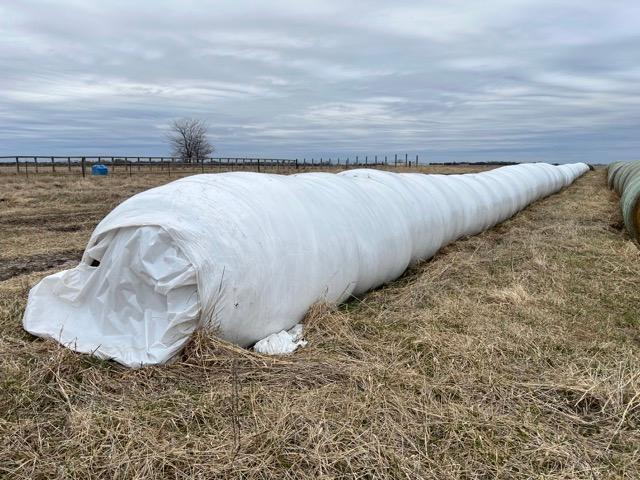(49) Large round bales alfalfa/grass/clover mixed hay