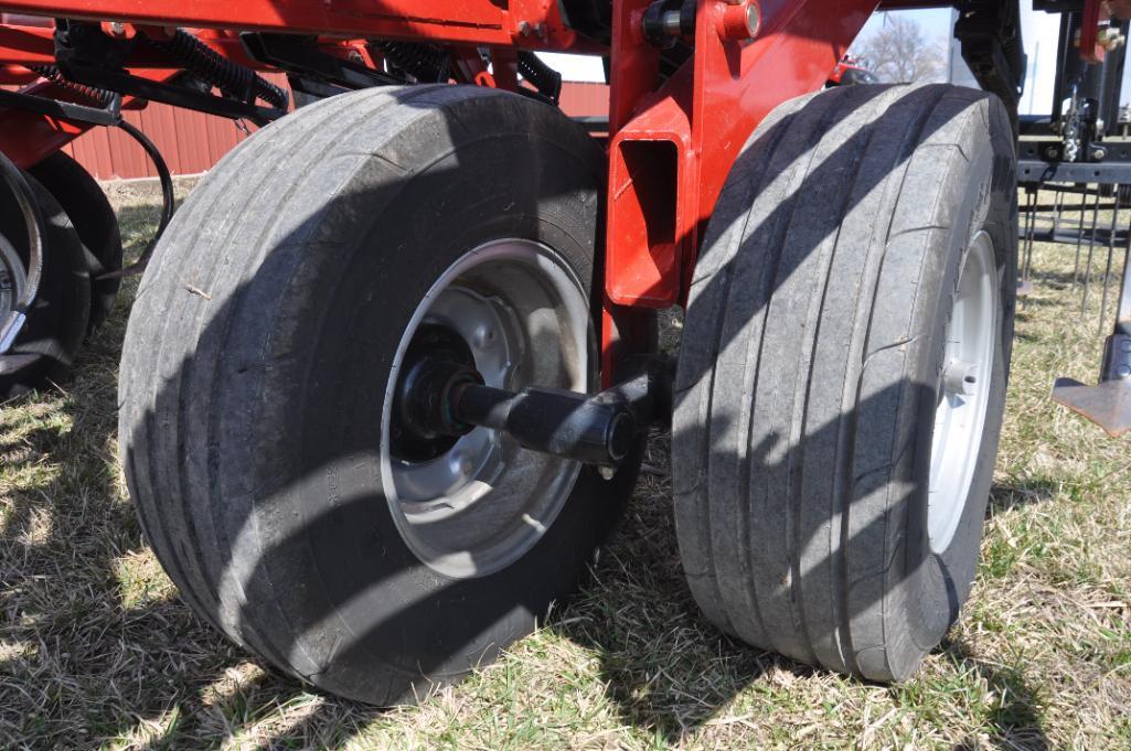 2021 Case-IH Tiger-Mate 255 32' field cultivator
