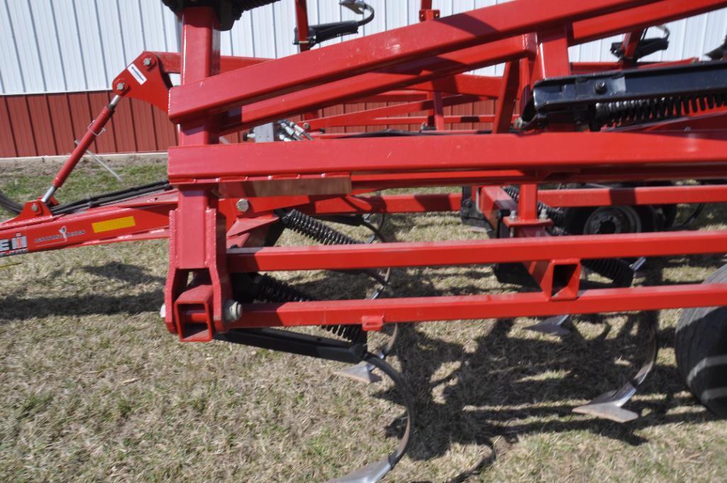 2021 Case-IH Tiger-Mate 255 32' field cultivator