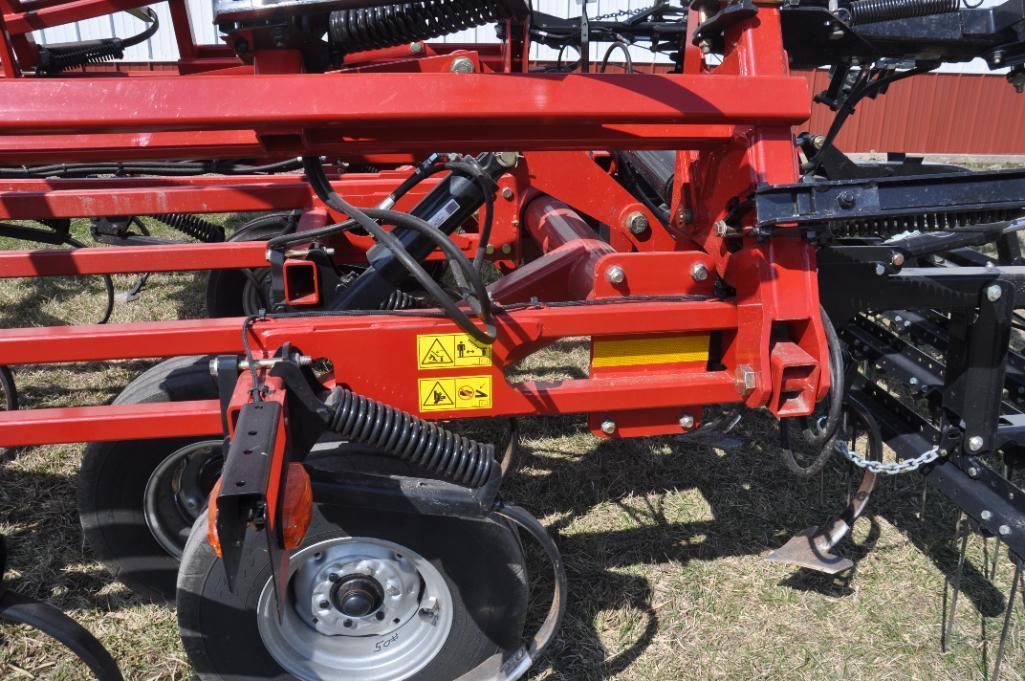 2021 Case-IH Tiger-Mate 255 32' field cultivator