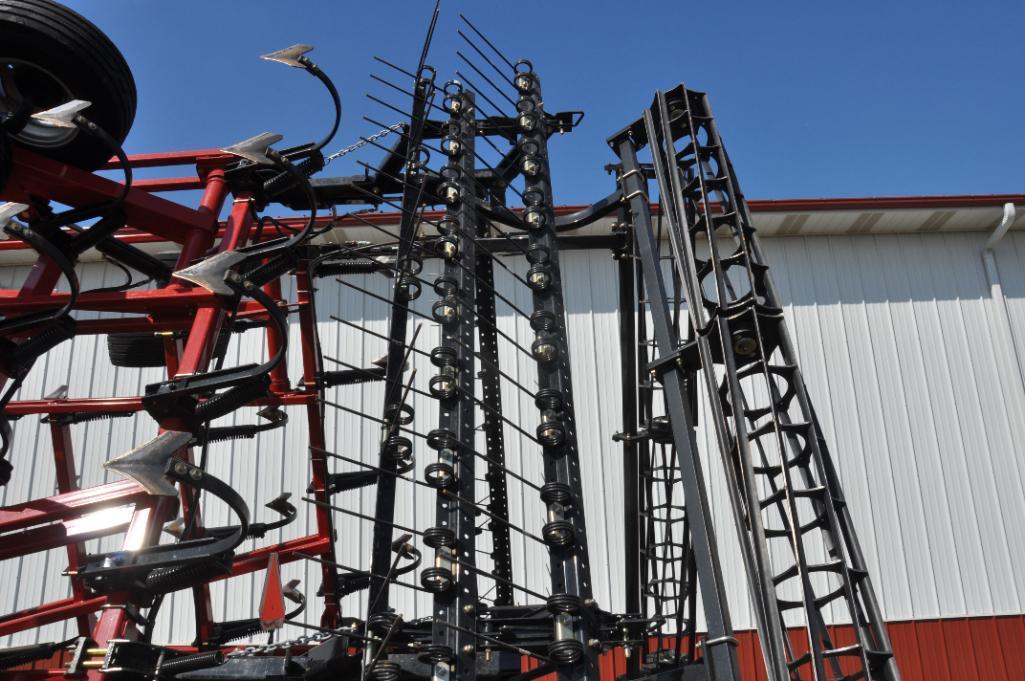 2021 Case-IH Tiger-Mate 255 32' field cultivator