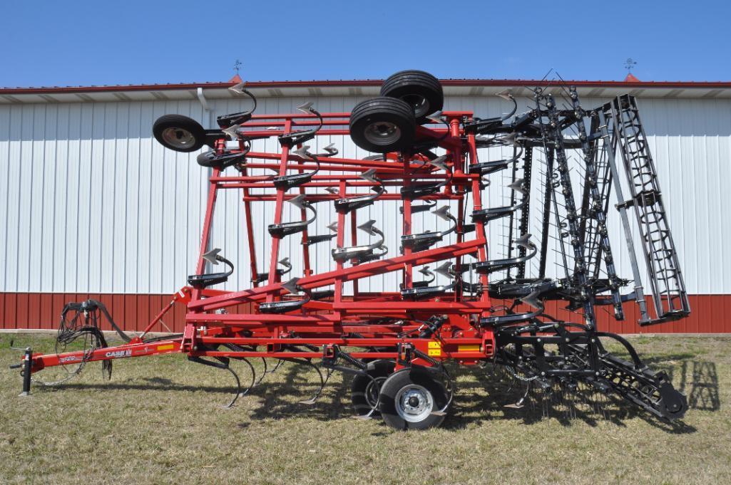 2021 Case-IH Tiger-Mate 255 32' field cultivator