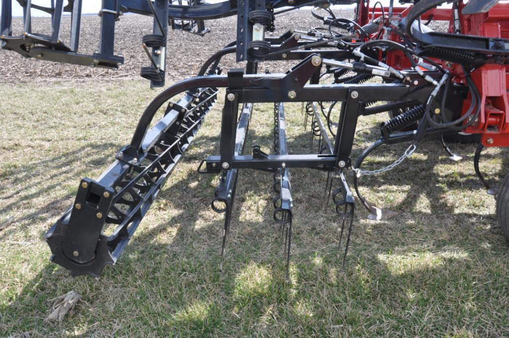 2021 Case-IH Tiger-Mate 255 32' field cultivator