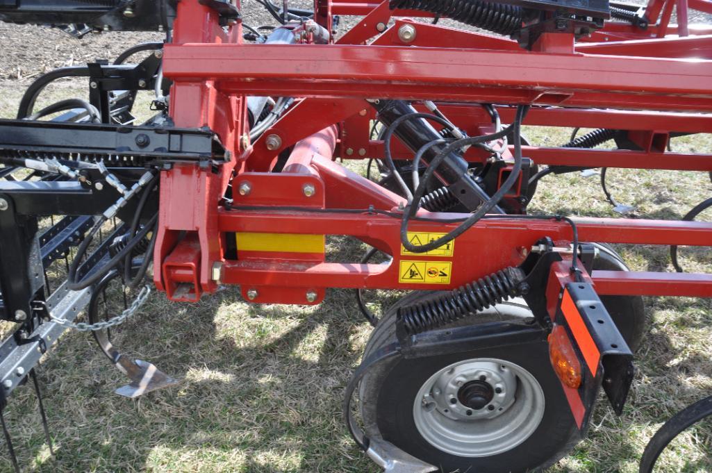 2021 Case-IH Tiger-Mate 255 32' field cultivator