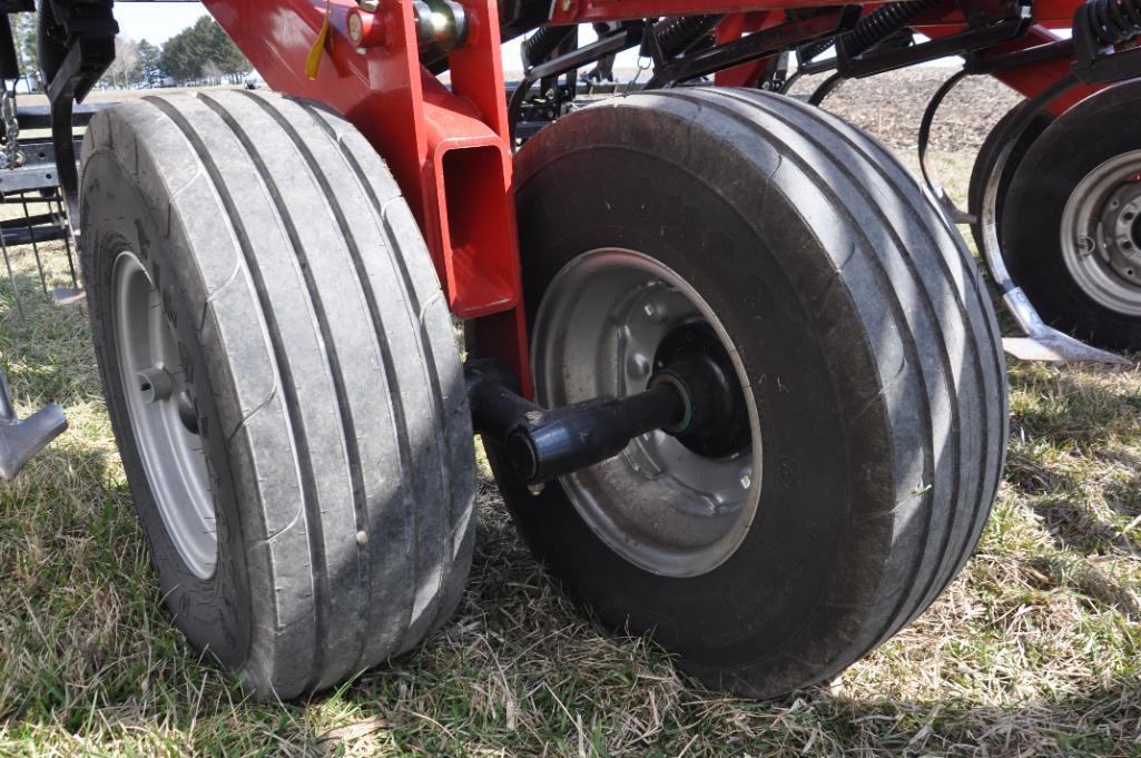 2021 Case-IH Tiger-Mate 255 32' field cultivator