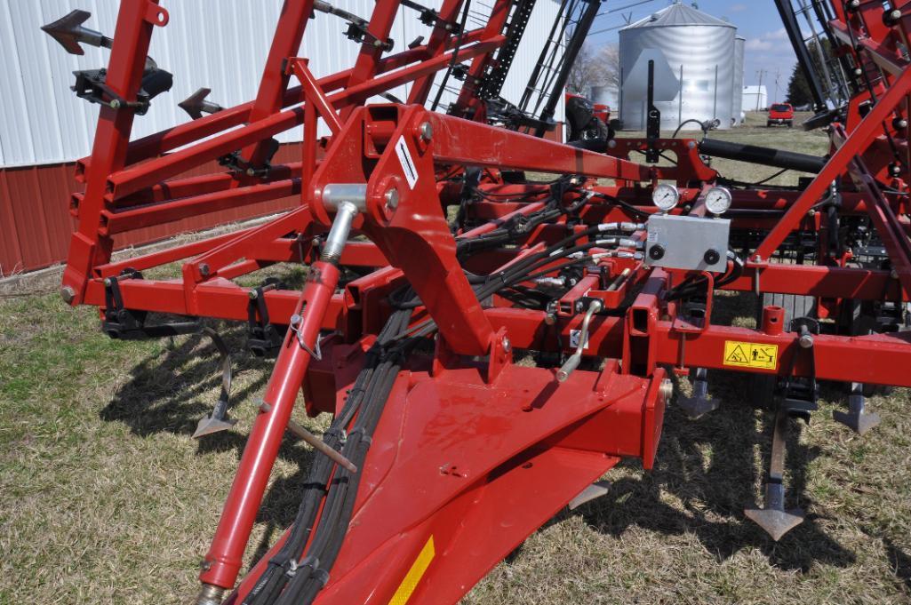 2021 Case-IH Tiger-Mate 255 32' field cultivator