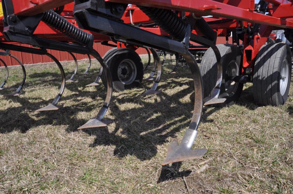 2021 Case-IH Tiger-Mate 255 32' field cultivator