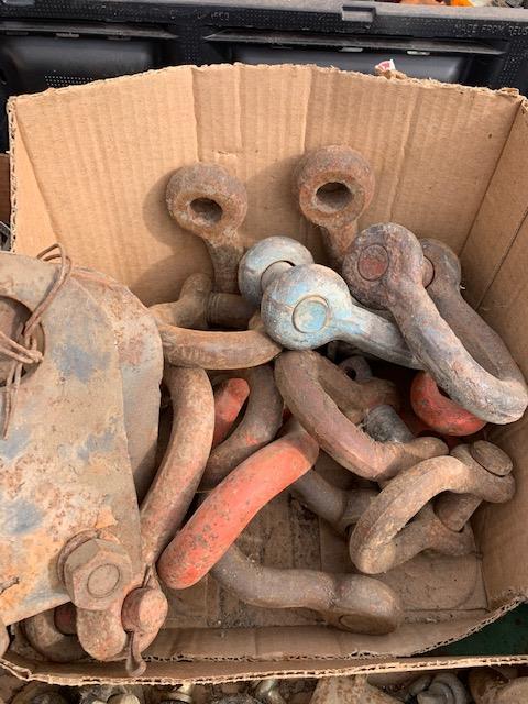 large lot of chain Clevis