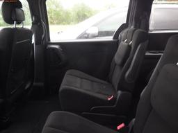 4-06152 (Cars-Van 4D)  Seller: Gov-Pinellas County Sheriffs Ofc 2015 DODG GRANDC
