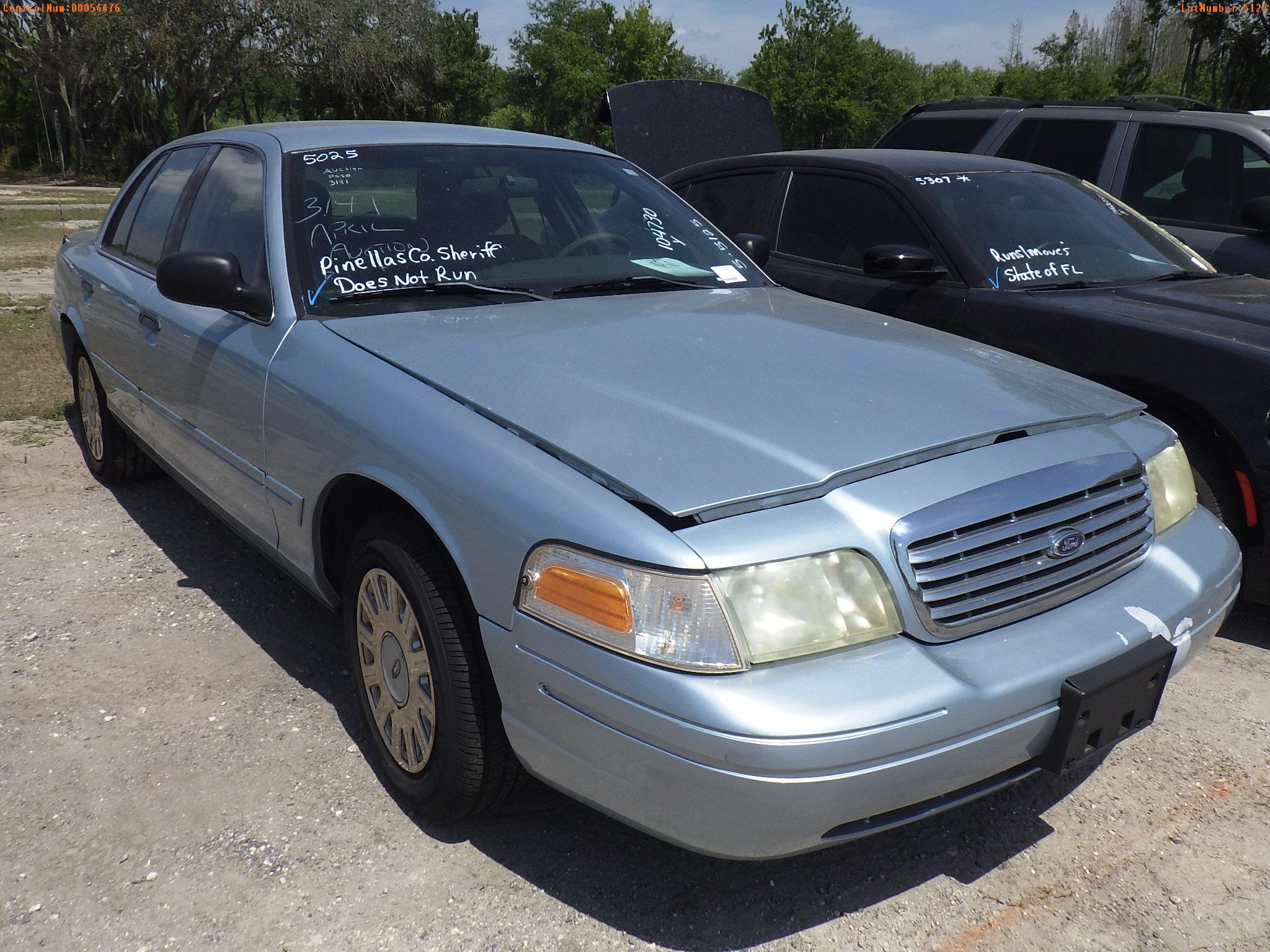 4-05125 (Cars-Sedan 4D)  Seller: Gov-Pinellas County Sheriffs Ofc 2005 FORD CROW
