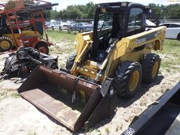 5-01182 (Equip.-Loader skid steer)  Seller:Private/Dealer JOHN DEERE 325 SKID ST