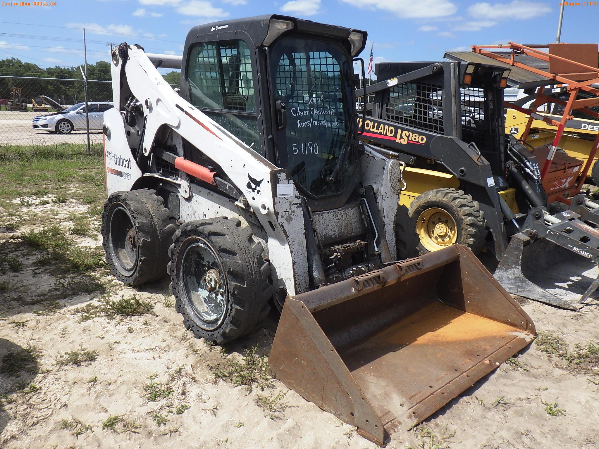 5-01190 (Equip.-Loader skid steer)  Seller: Gov-City Of Clearwater BOBCAT S650 S