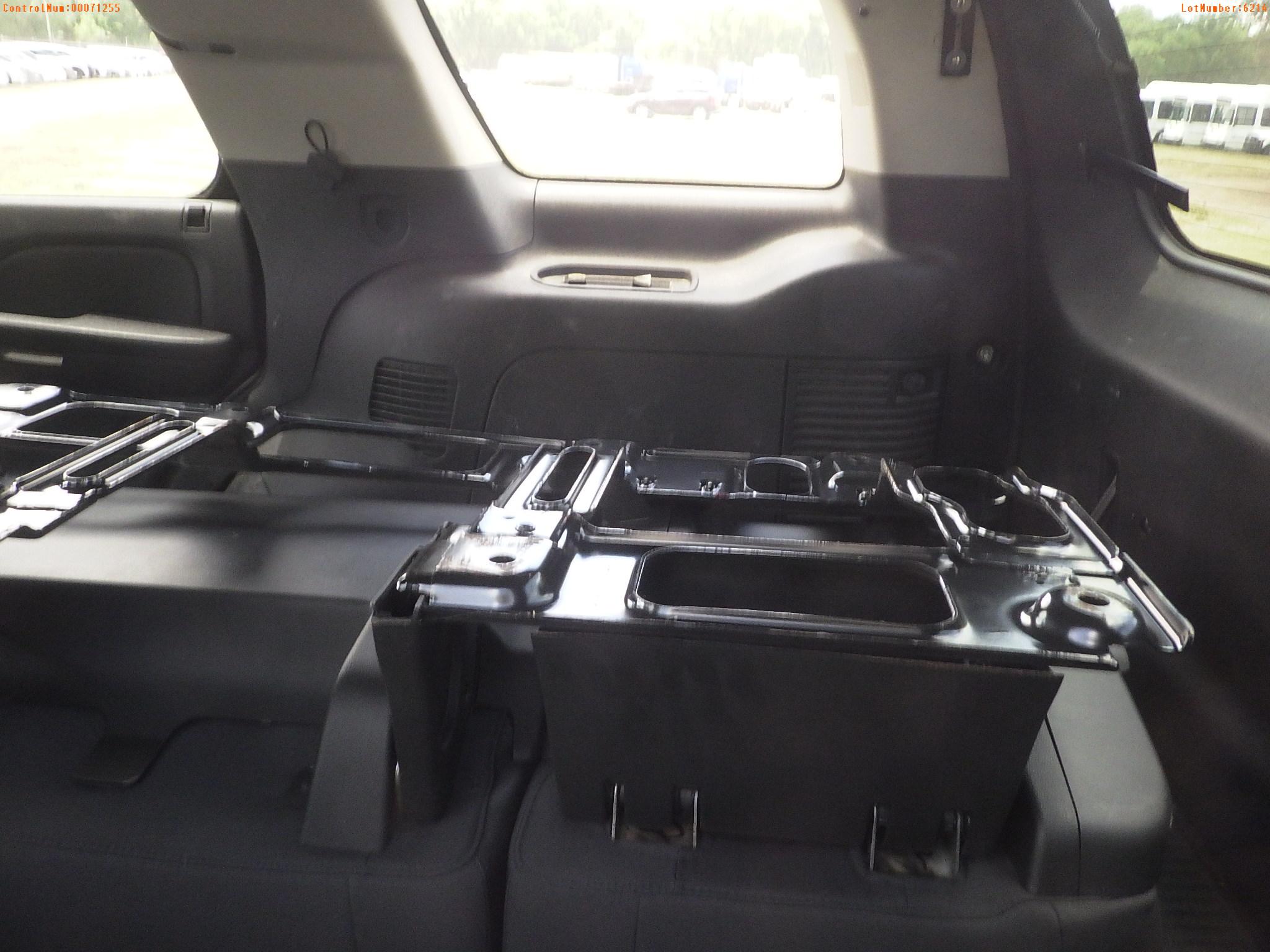 7-06227 (Cars-SUV 4D)  Seller: Gov-Pinellas County Sheriffs Ofc 2012 CHEV TAHOE