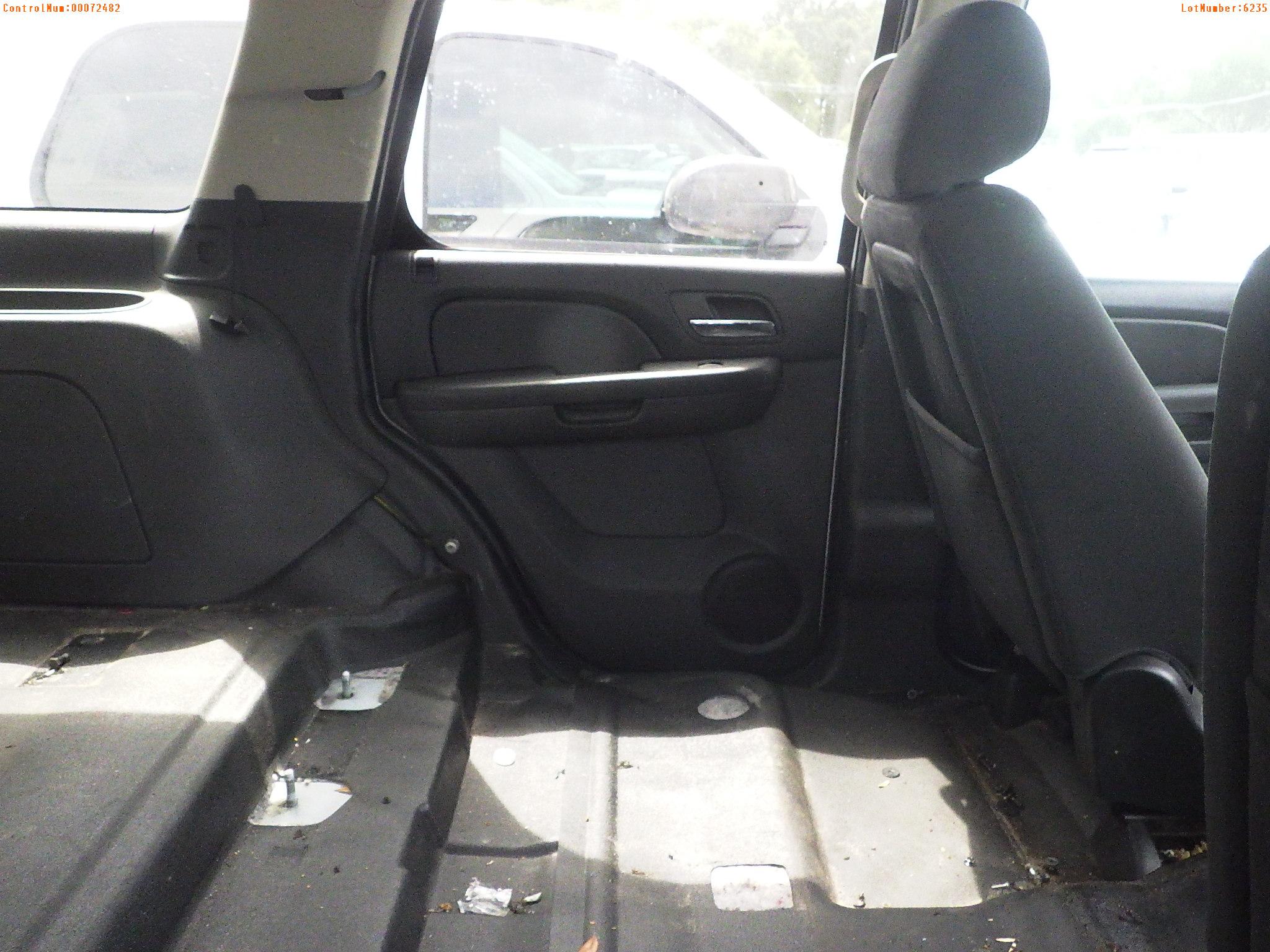 7-06235 (Cars-SUV 4D)  Seller: Gov-Pinellas County Sheriffs Ofc 2013 CHEV TAHOE