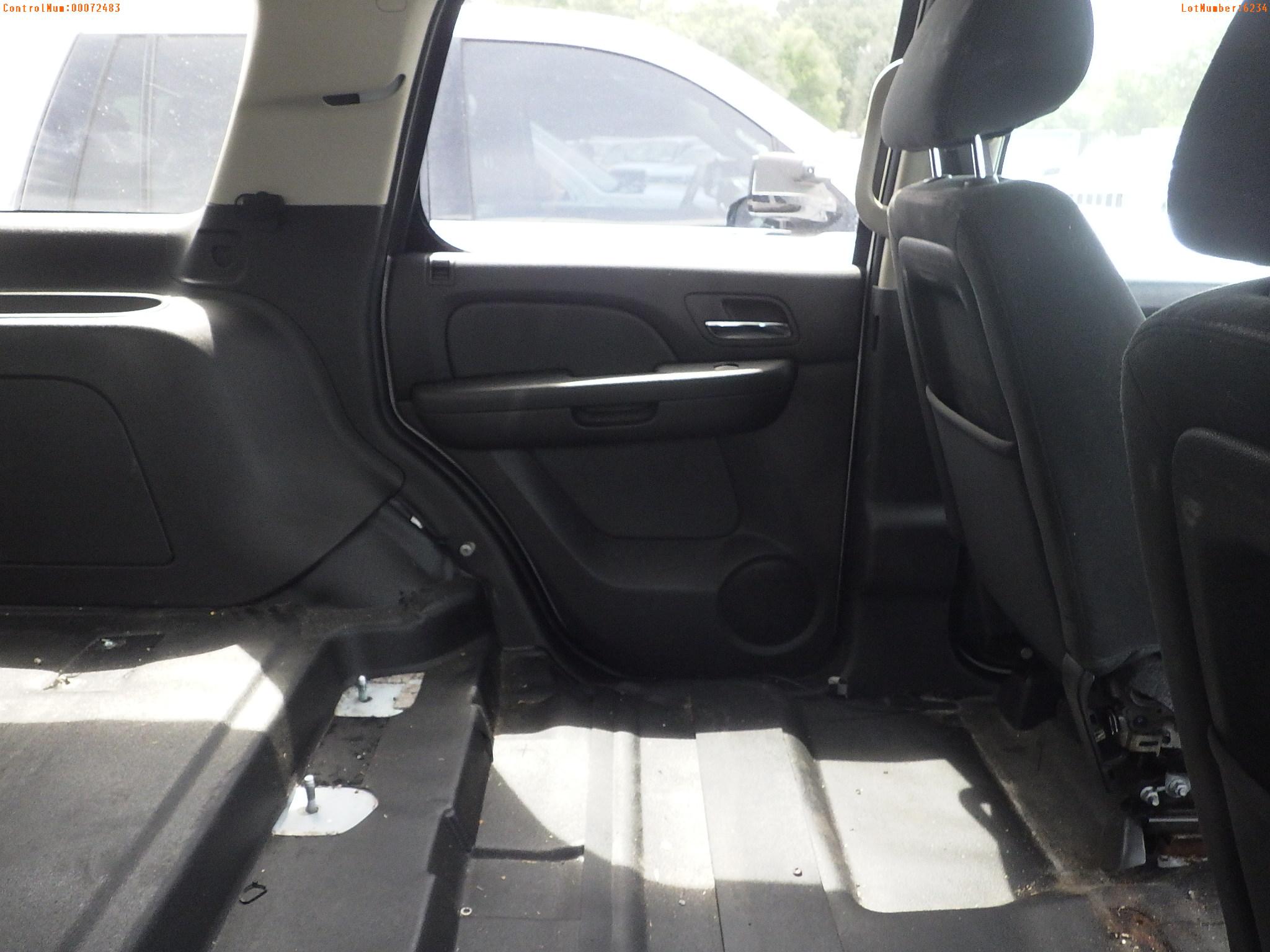 7-06234 (Cars-SUV 4D)  Seller: Gov-Pinellas County Sheriffs Ofc 2012 CHEV TAHOE