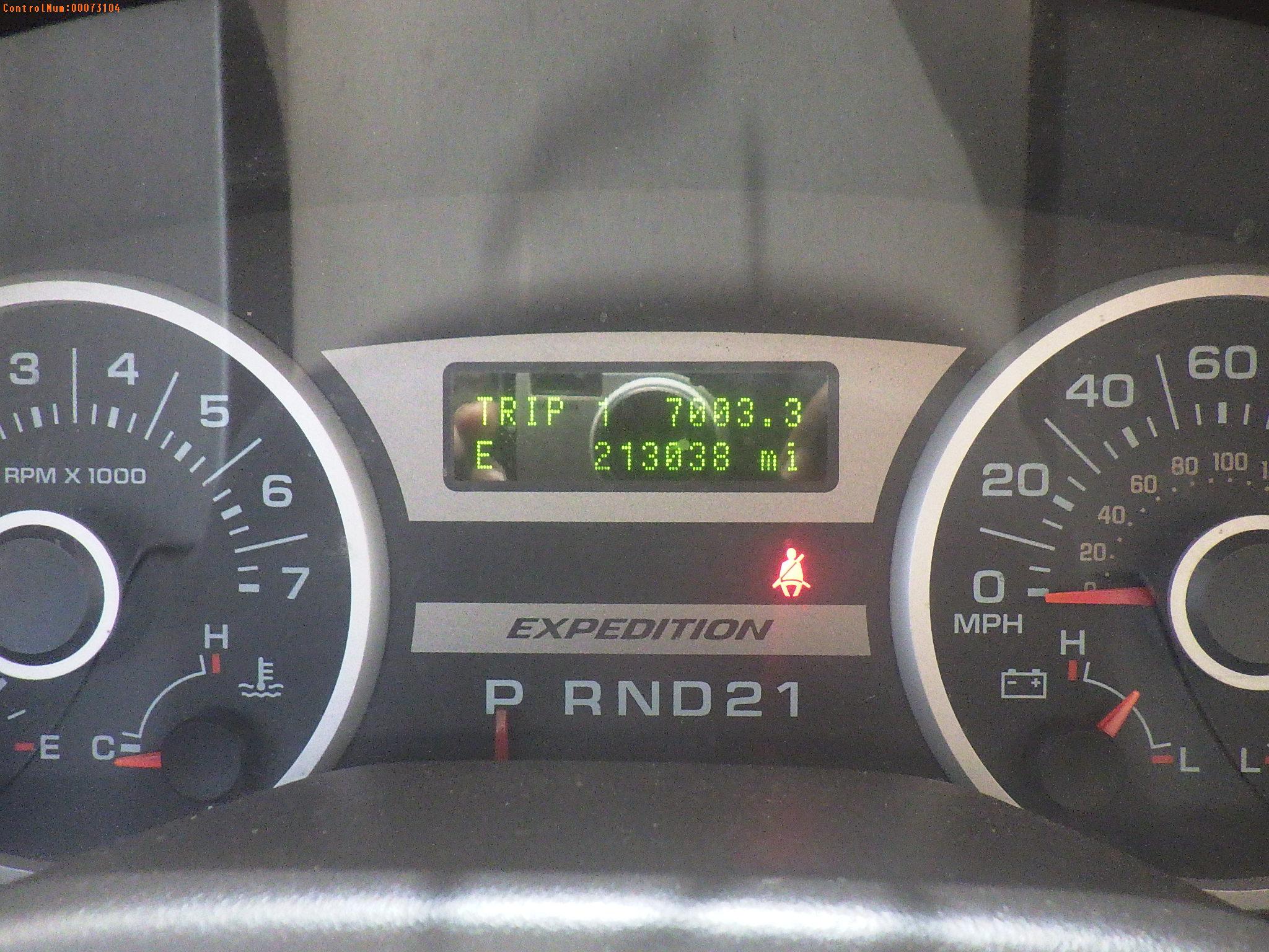 8-06152 (Cars-SUV 4D)  Seller: Florida State F.D.L.E. 2005 FORD EXPEDITIO