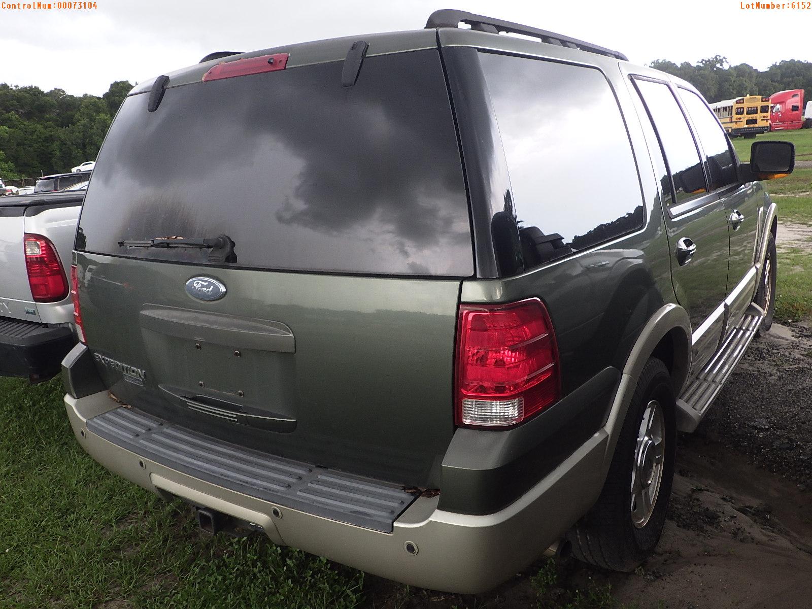 8-06152 (Cars-SUV 4D)  Seller: Florida State F.D.L.E. 2005 FORD EXPEDITIO