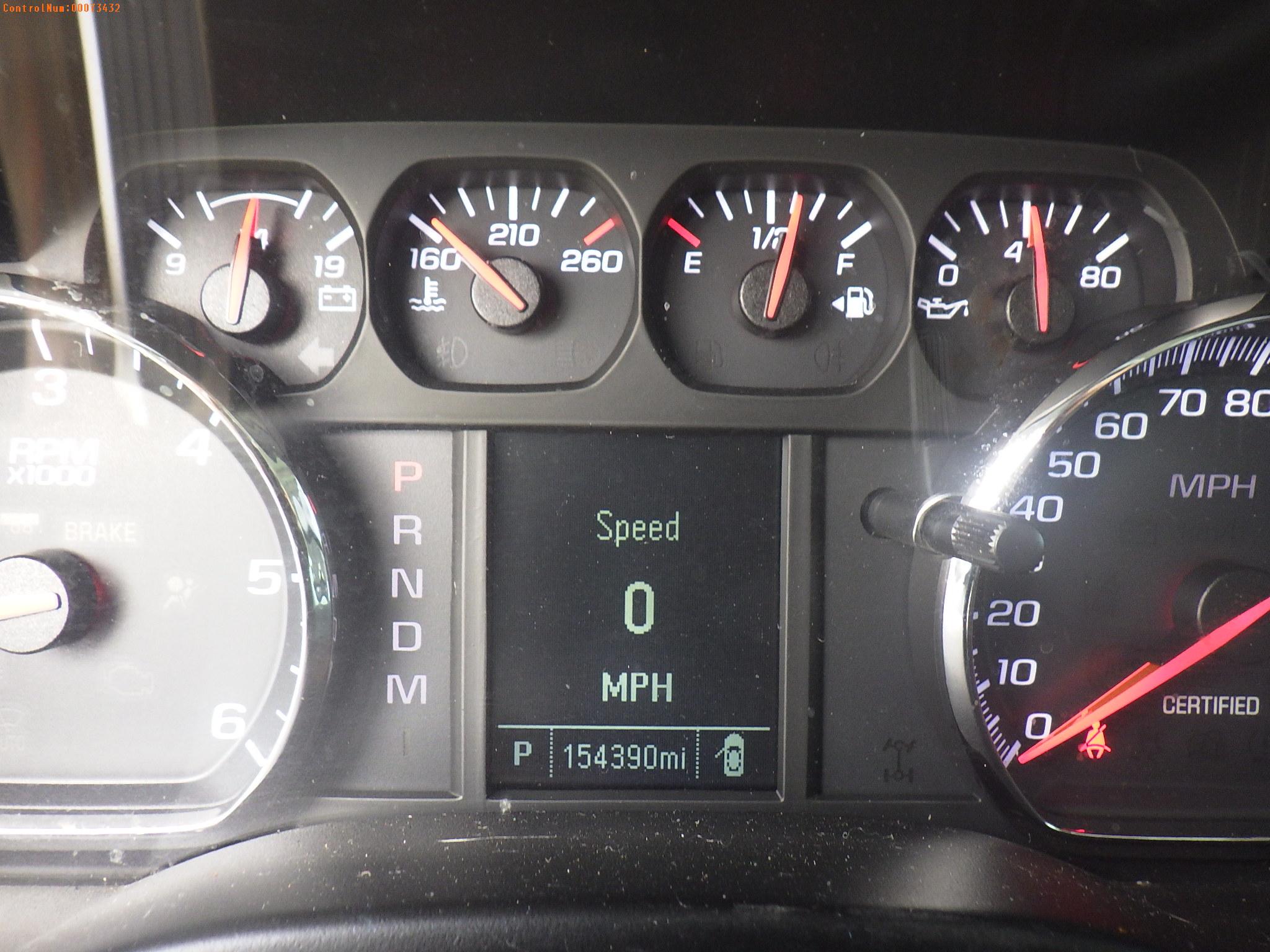 8-10124 (Cars-SUV 4D)  Seller: Gov-Pinellas County Sheriffs Ofc 2015 CHEV TAHOE