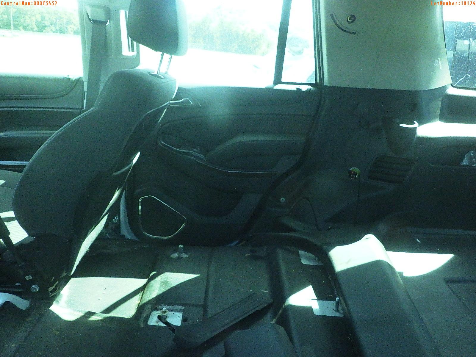 8-10124 (Cars-SUV 4D)  Seller: Gov-Pinellas County Sheriffs Ofc 2015 CHEV TAHOE