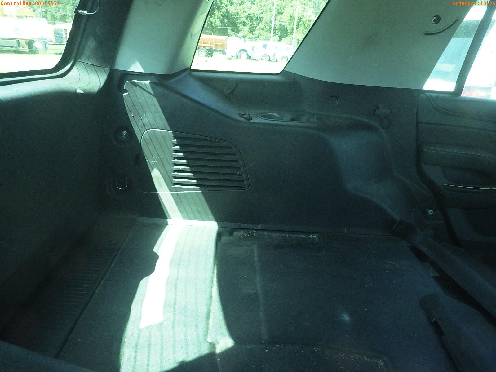 8-10124 (Cars-SUV 4D)  Seller: Gov-Pinellas County Sheriffs Ofc 2015 CHEV TAHOE