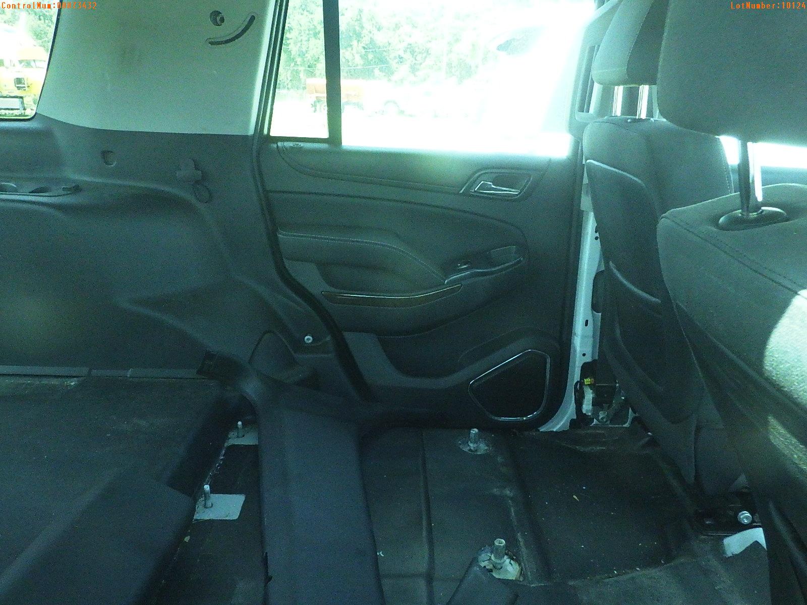 8-10124 (Cars-SUV 4D)  Seller: Gov-Pinellas County Sheriffs Ofc 2015 CHEV TAHOE